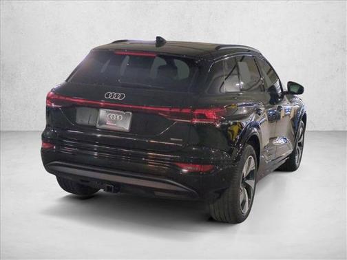 2025 Audi Q6 e-tron Premium quattro