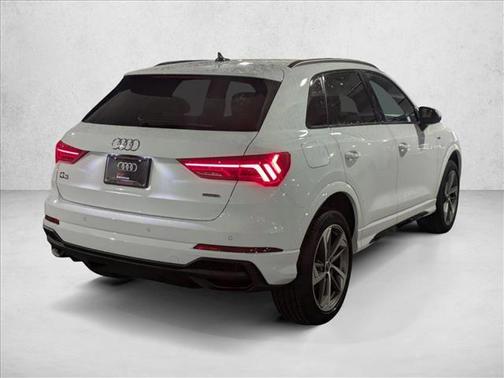 2025 Audi Q3 Premium 45 TFSI S line quattro Tiptronic