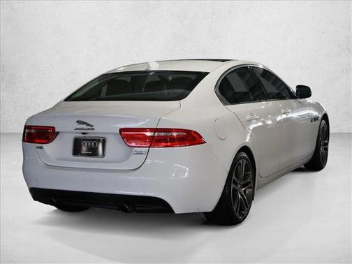 Glacier White Metallic 2017 Jaguar XE 35t Premium