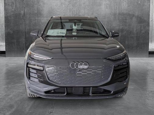 2025 Audi Q6 e-tron Premium Plus quattro