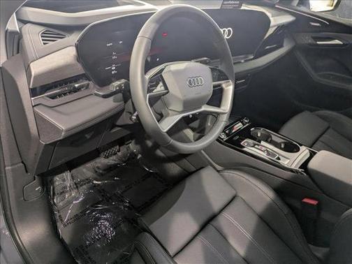 2025 Audi Q6 e-tron Premium Plus quattro