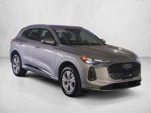 2025 Audi Q5 Premium TFSI quattro S tronic