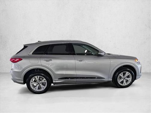 2025 Audi Q5 Premium TFSI quattro S tronic