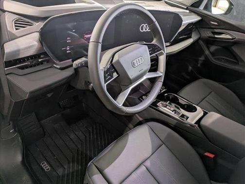 2025 Audi Q6 e-tron Premium Plus quattro