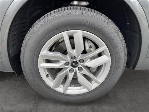 Photo 5 of 21 of 2022 Audi Q5 45 S line quattro Premium