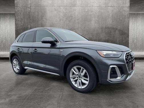Photo 2 of 21 of 2022 Audi Q5 45 S line quattro Premium