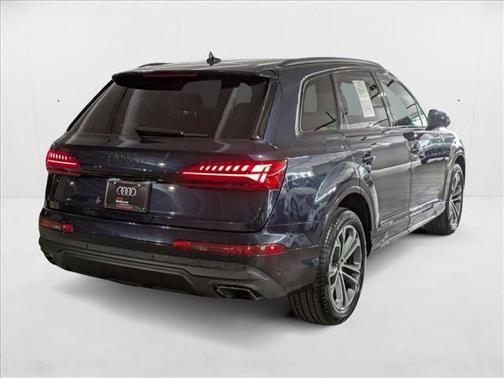 2025 Audi Q7 45 Premium Plus