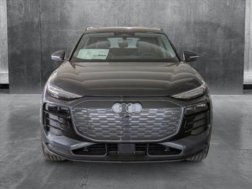 2025 Audi Q6 e-tron Premium Plus quattro