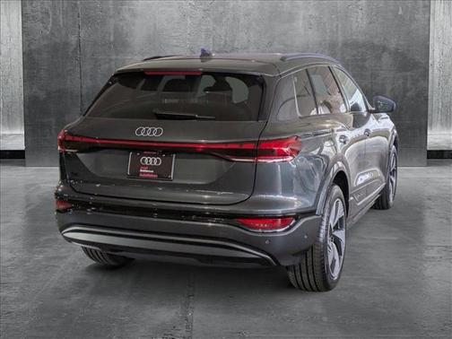 2025 Audi Q6 e-tron Premium Plus quattro