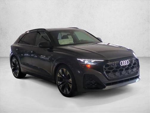 Daytona Gray Pearl Effect 2026 Audi Q8 55 Premium Plus