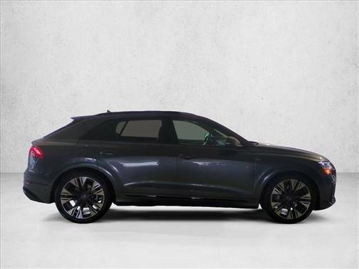 Daytona Gray Pearl Effect 2026 Audi Q8 55 Premium Plus