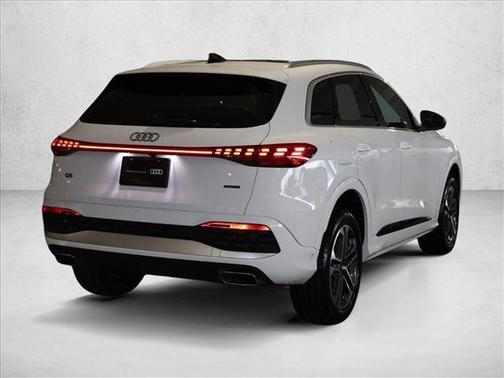 Arkona White 2025 Audi Q5 Premium TFSI quattro S tronic