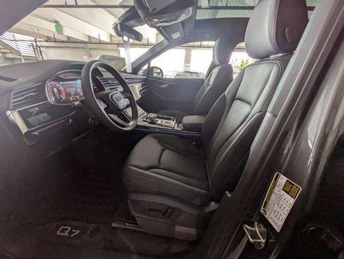 2025 Audi Q7 55 Premium Plus