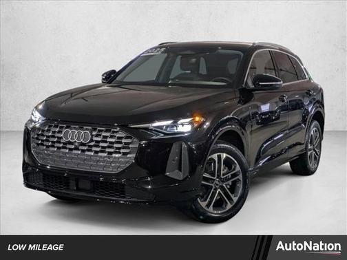 Mythos Black Metallic 2025 Audi Q5 Premium TFSI quattro S tronic