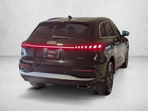 2025 Audi Q5 Premium TFSI quattro S tronic