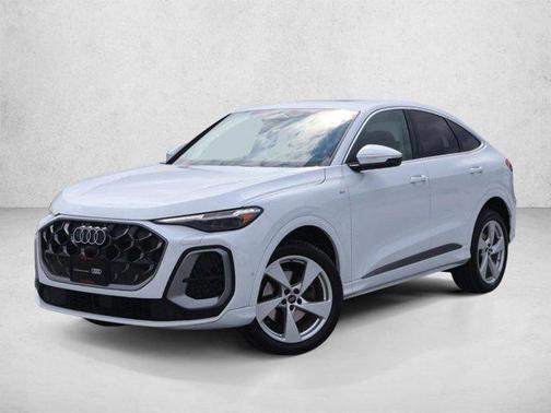 Glacier White Metallic 2025 Audi Q5 Premium Plus TFSI quattro S tronic