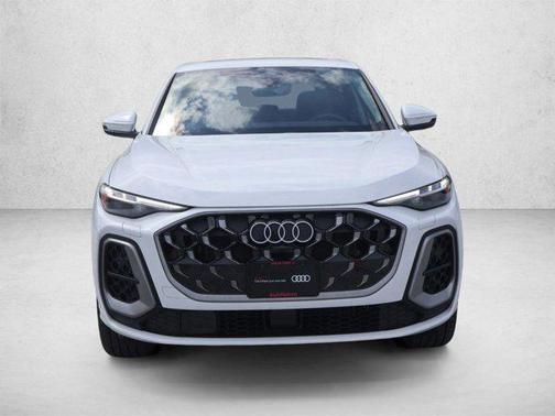 Glacier White Metallic 2025 Audi Q5 Premium Plus TFSI quattro S tronic