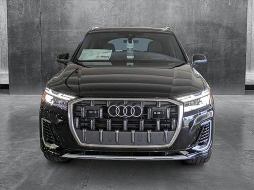 2025 Audi Q7 55 Prestige