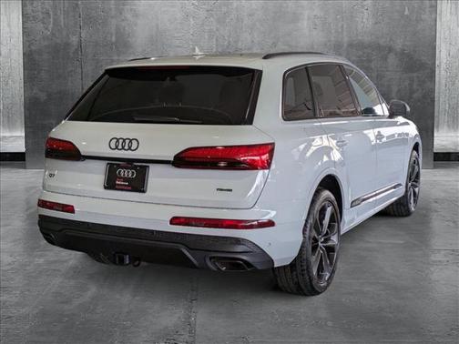 2025 Audi Q7 55 Premium Plus