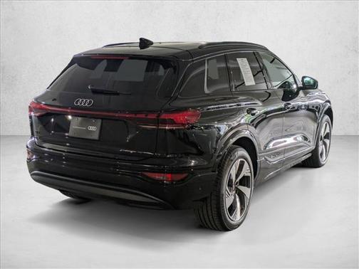 2025 Audi Q6 e-tron Premium Plus quattro