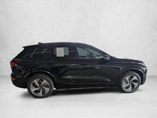 2025 Audi Q6 e-tron Premium Plus quattro