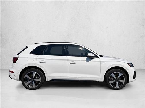 Ibis White 2023 Audi Q5 45 S line Prestige
