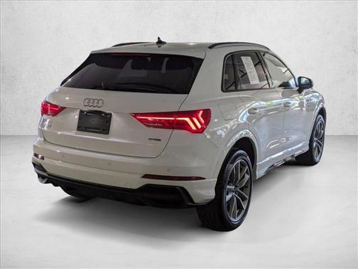 2025 Audi Q3 Premium 45 TFSI S line quattro Tiptronic