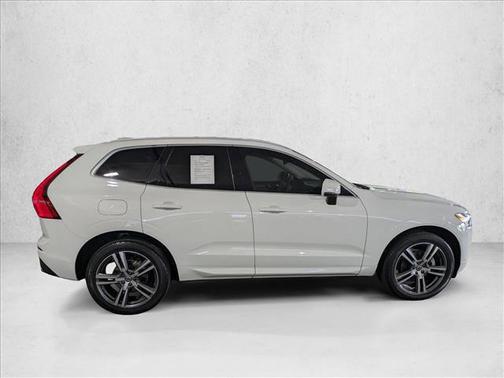 2020 Volvo XC60 T5 Momentum