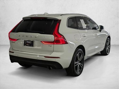 2020 Volvo XC60 T5 Momentum