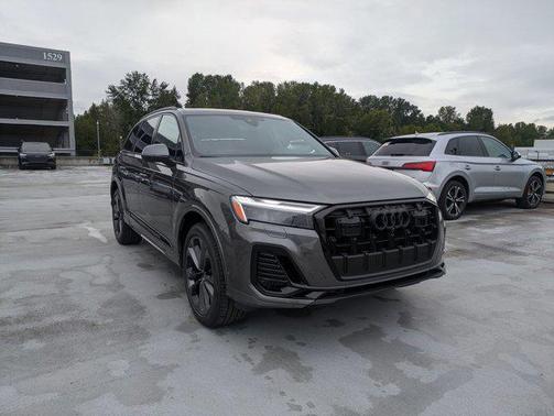 2025 Audi Q7 55 Premium Plus