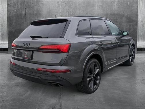 2025 Audi Q7 55 Premium Plus