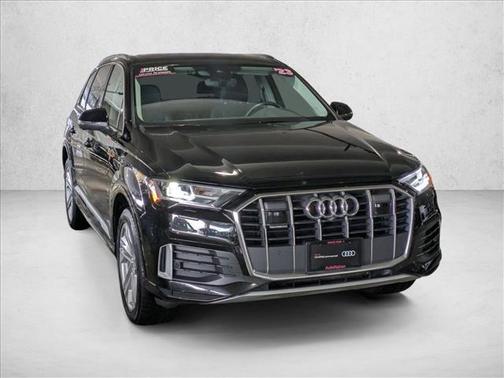 2023 Audi Q7 45 Premium Plus