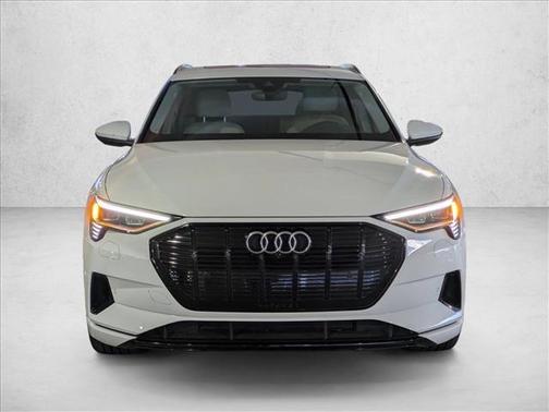 2022 Audi e-tron Premium