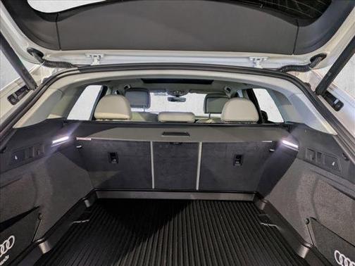 2022 Audi e-tron Premium