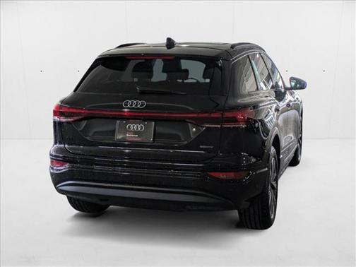 2025 Audi Q6 e-tron Premium Plus quattro