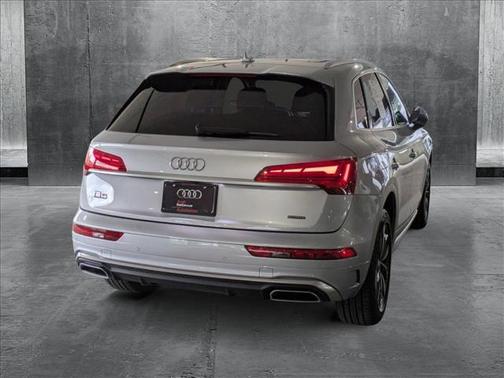 2022 Audi Q5 45 S line Premium Plus