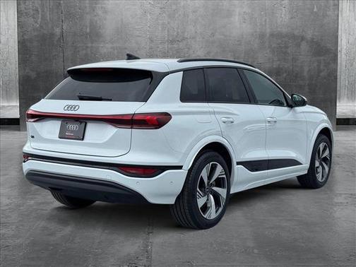 2025 Audi Q6 e-tron Premium Plus quattro