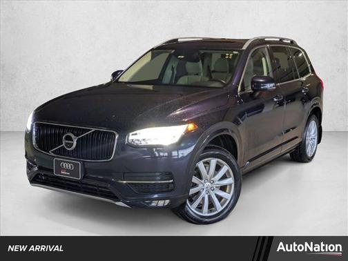 2016 Volvo XC90 T6 Momentum