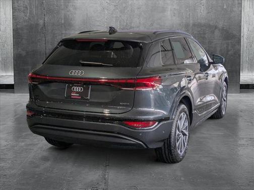 2025 Audi Q6 e-tron Premium Plus quattro