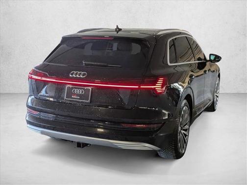 2019 Audi e-tron Premium Plus