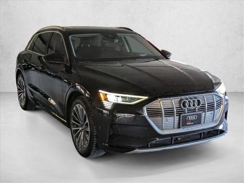 2019 Audi e-tron Premium Plus