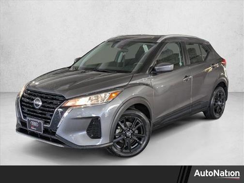2022 Nissan Kicks SV