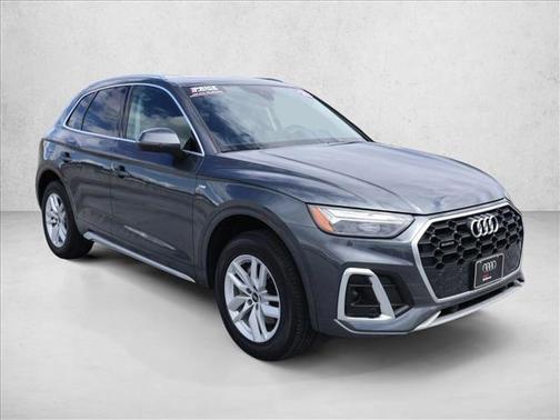 Daytona Gray Pearl Effect 2023 Audi Q5 45 S line Premium