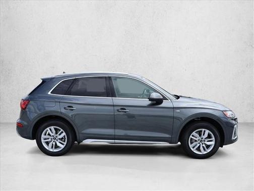 Daytona Gray Pearl Effect 2023 Audi Q5 45 S line Premium