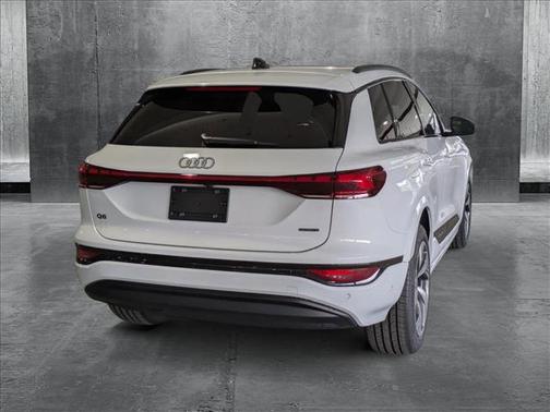 2025 Audi Q6 e-tron Premium Plus quattro