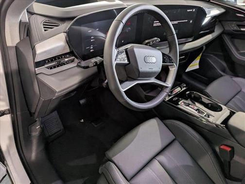 2025 Audi Q6 e-tron Premium Plus quattro
