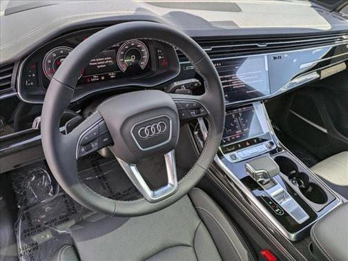 2025 Audi Q7 55 Prestige