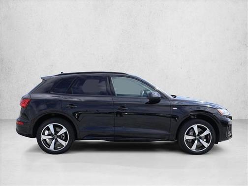 Mythos Black Metallic 2023 Audi Q5 45 S line Prestige