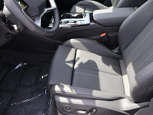 Mythos Black Metallic 2027 Audi A6 e-tron Prestige