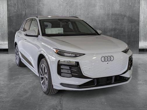 2025 Audi Q6 e-tron Premium Plus quattro